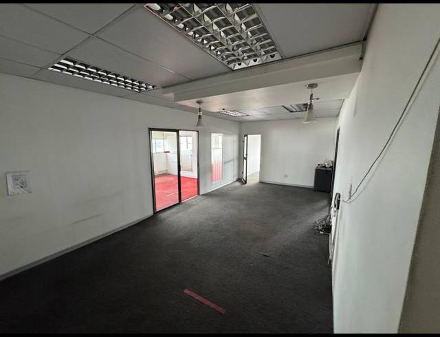 496M² WAREHOUSE TO LET IN WYNBERG
